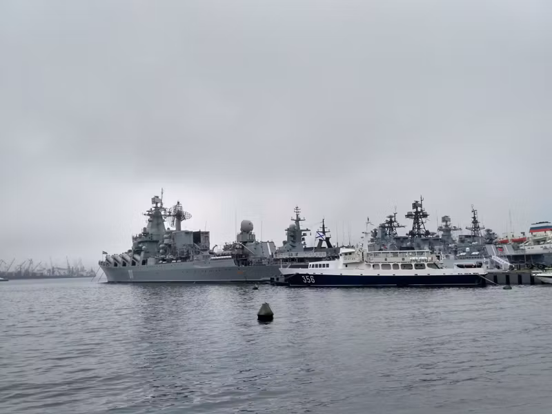 Ракетный крейсер Варяг, флагман Тихоокеанского флота.